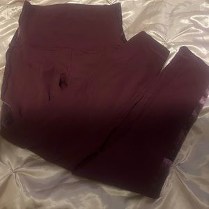 Lululemon cropped capris align with velour/velvet stripe down the side
